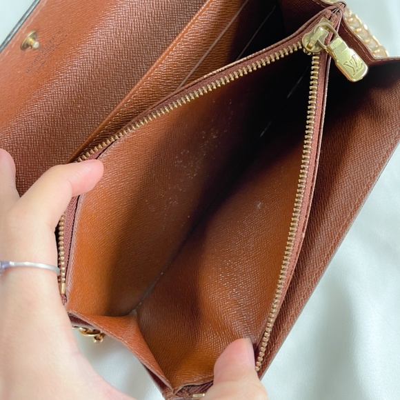 🍒✨Authentic Louis Vuitton wallet on chain 🍒✨ - Picture 14 of 16